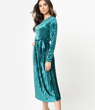 Load image into Gallery viewer, Retro Style Teal Velvet Pleated Modest Midi Dress