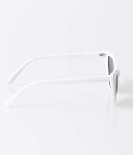 Load image into Gallery viewer, White Retro Pointed Cat Eye Sunglasses