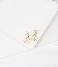 Load image into Gallery viewer, Unique Vintage Daisy Drop Earrings
