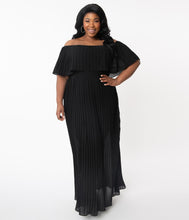Load image into Gallery viewer, Plus Size Black Off Shoulder Pleated Maxi Dress
