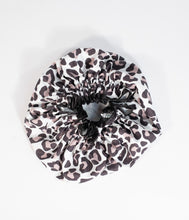 Load image into Gallery viewer, Retro Style Leopard Print Shower Cap
